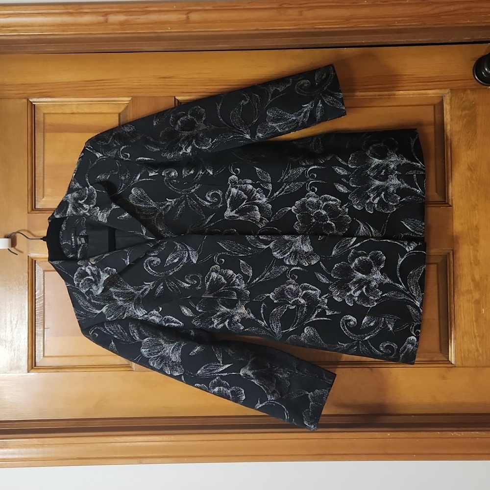 Louben Women's Size 4 Black/Silver Jacket, EUC